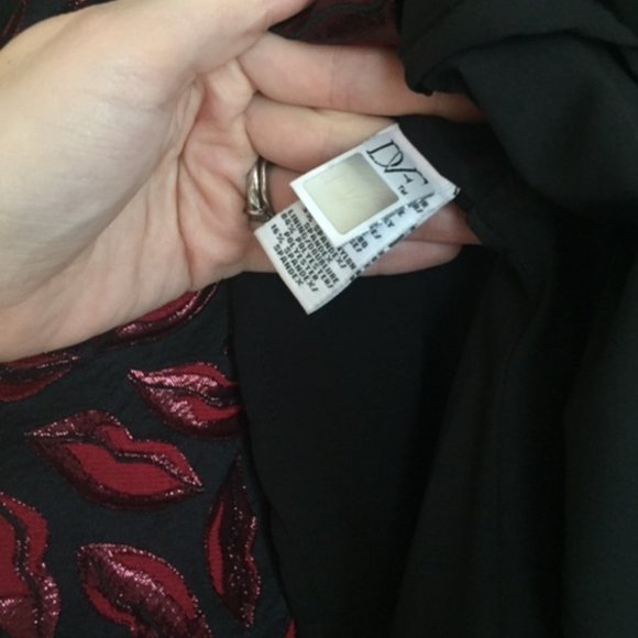 Diane von Furstenberg Minnie red lips dress, 6 - Picture 4 of 7